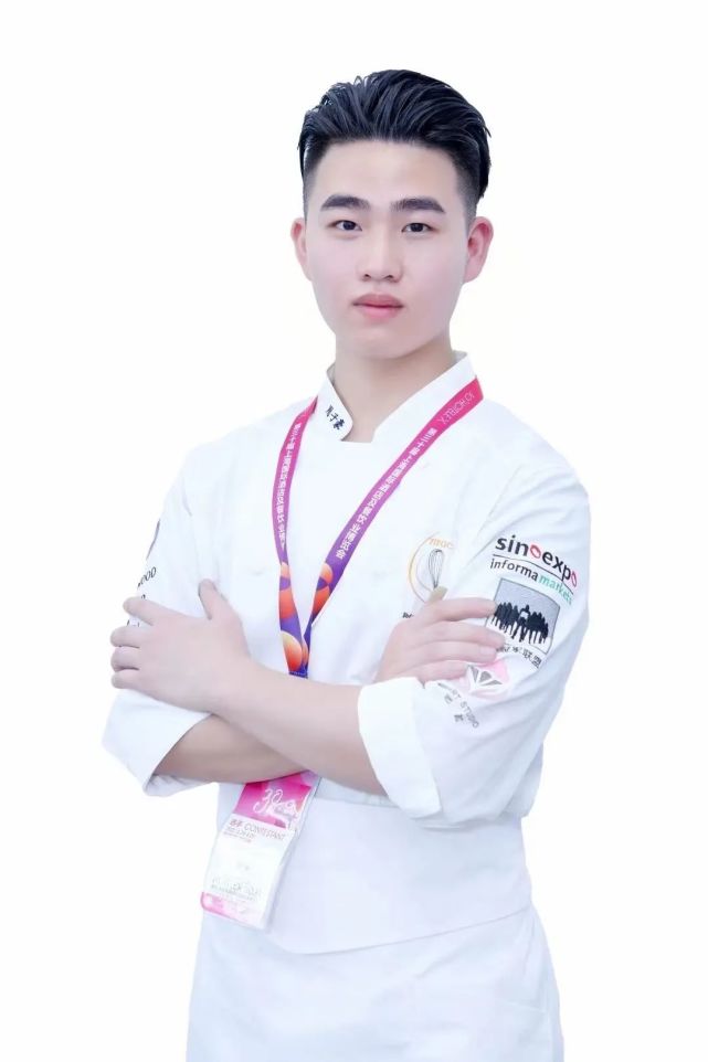 把甜点做到极致阳江仔周子豪将角逐西点世界杯资格
