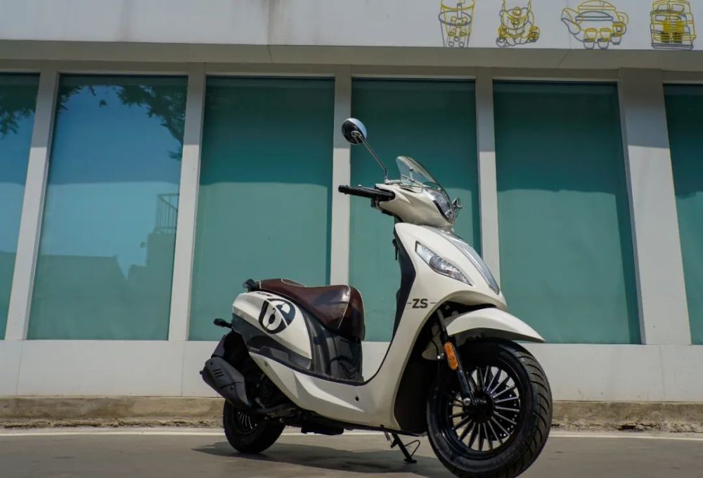 7680元好看好骑的时尚复古踏板宗申潮系125et评测