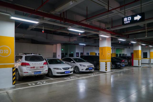 不管你开的啥车,停车时最好避开这几个地方,不然就等着后悔吧!