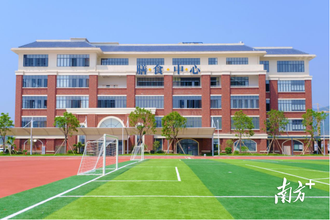 教师这个"第一资源",肇庆华附这样保护性"使用"_腾讯新闻