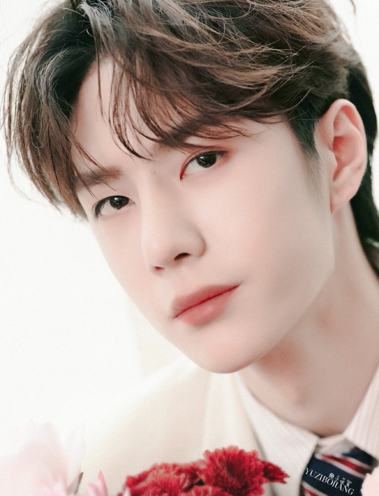 爱豆壁纸小王子王一博