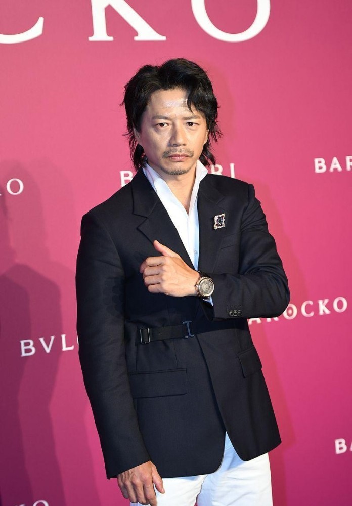 大叔穿西装也太迷人了段奕宏留胡子也不油腻太帅气了