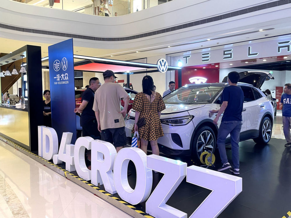 周末逛了个商场生生逛出新能源车展的感觉