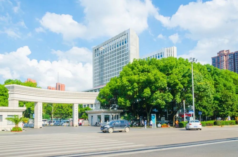 北京电影学院的校服成网红爆款?武汉也有啊!