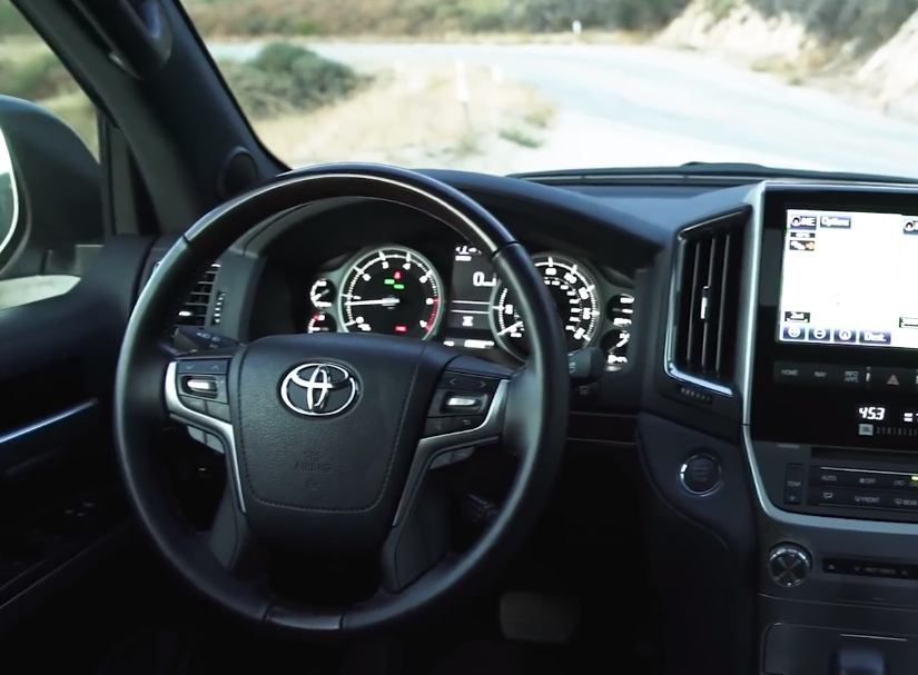 三把锁的丰田新陆巡3.5t,为什么卖到中国大概率会加价几十万?