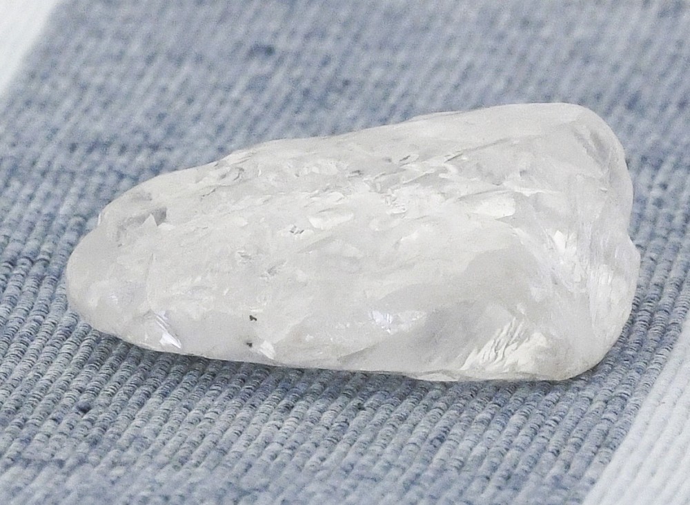 博兹瓦纳发现全球第三大宝石级钻石原石10983ct