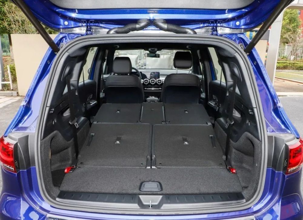 女朋友想要后排能睡觉的suv?