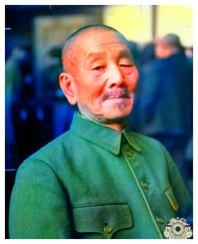 照片中就是南京大屠杀首犯朝香宫鸠彦王.