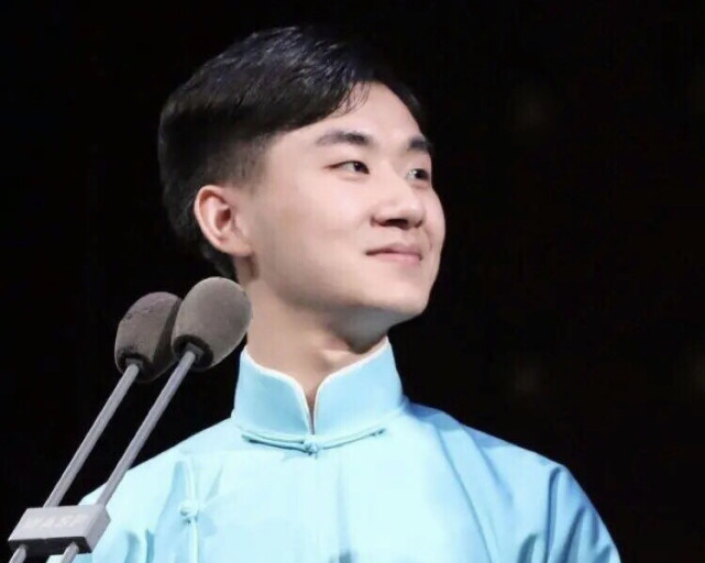 京剧神童陶阳被郭德纲收为义子独得郭德纲宠爱他比郭麒麟强在哪里