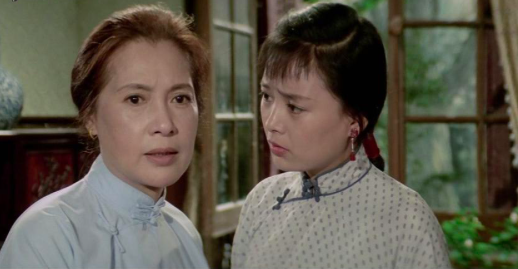 《雷雨》鲁侍萍:一个贫穷貌美,又清高的女人会度过