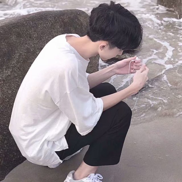 神仙男头黑暗中我们抬头星辰从远方赶来赴一面之约