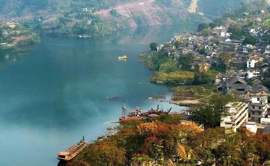 云阳县泥溪镇推进农旅融合破解深度贫困