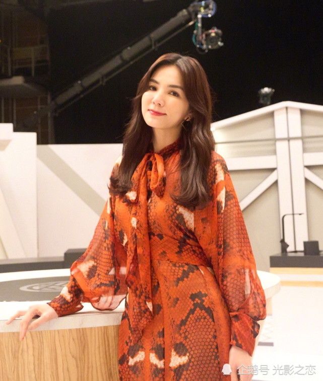 she组合成员ella陈嘉桦晒40岁生日照假小子变样她经历了什么