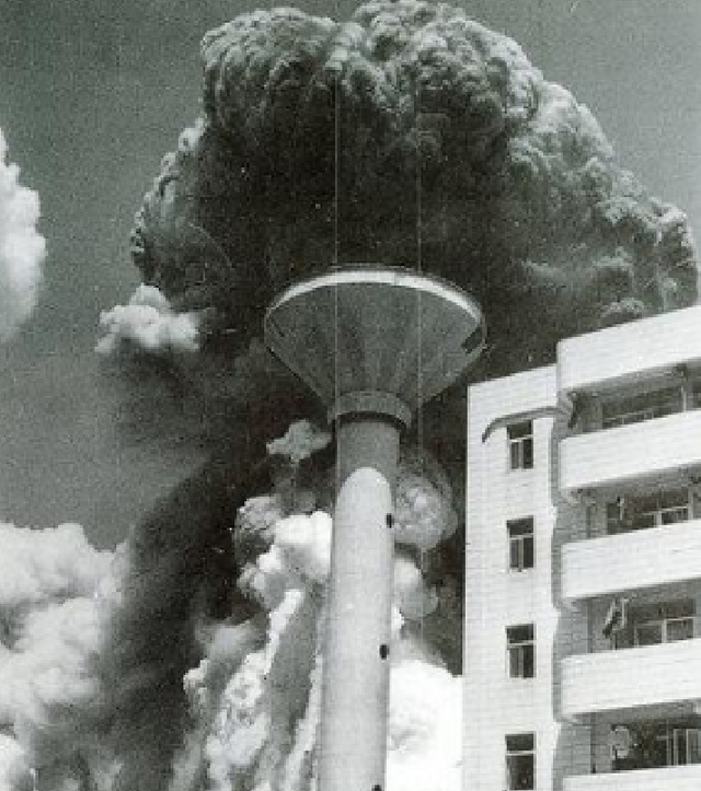 深圳清水河大爆炸纪实现场升起蘑菇云方圆五百米被夷为平地