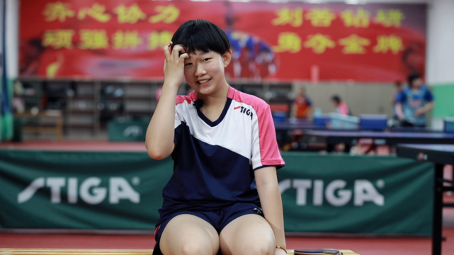 【斯帝卡v乒乓】善打摆速的南京小妹,14岁就挣钱补贴家用,懂事的令人