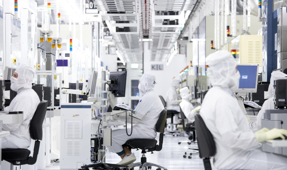 中国芯不断提速,同比增长48%超越美国,全球"芯片工厂"将诞生