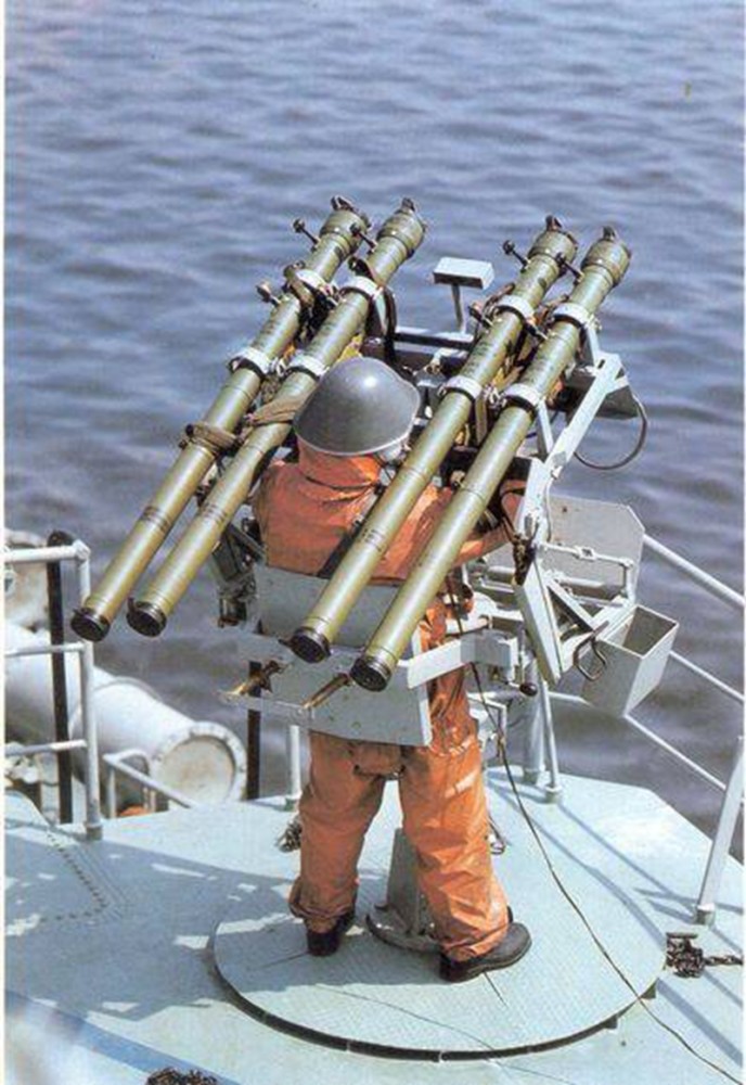 魔高一尺道高一丈潜艇配备防空导弹反潜机就为鱼雷装上滑翔翼