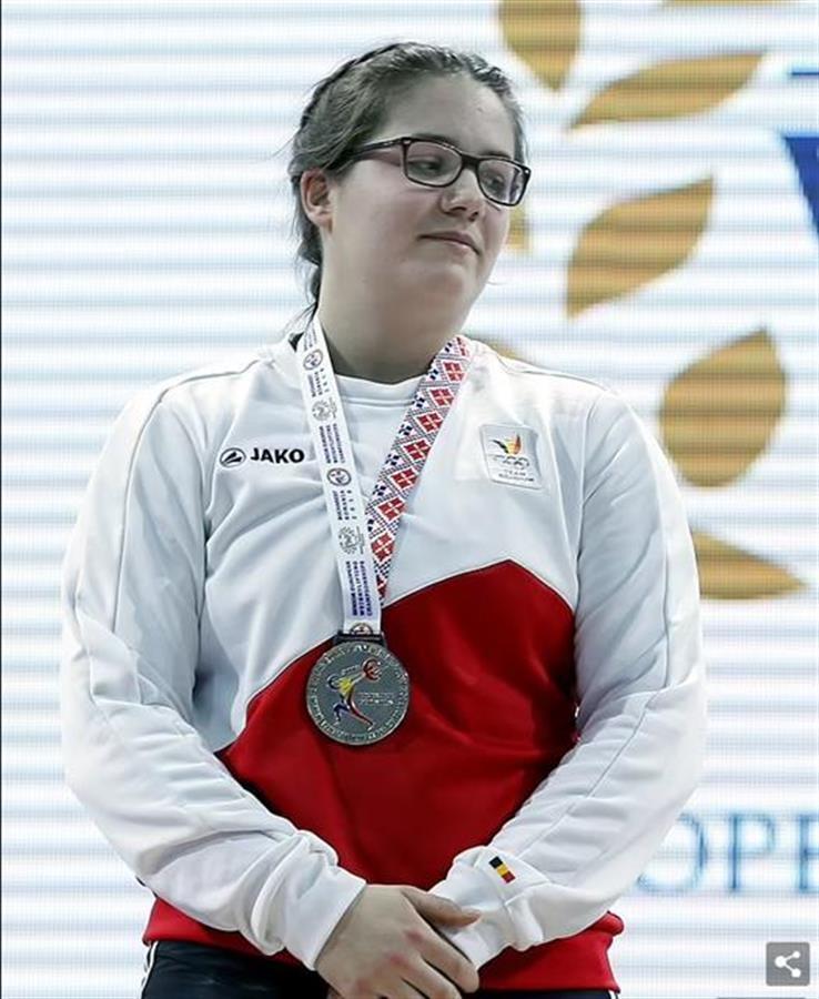 奥运会首位变性运动员参加女子举重比赛新西兰队引发众怒