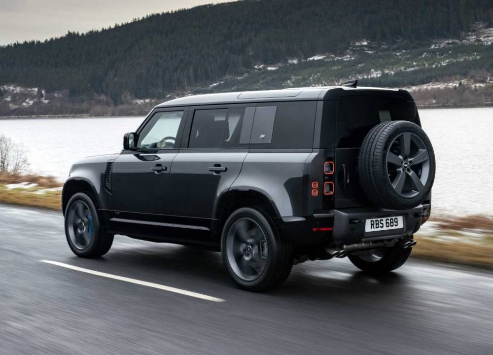 暗黑特别版拉满颜值路虎卫士110上市848万起