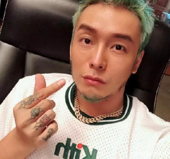 知名rapper歌手徐真真点薰香没吹熄就睡觉火烧整间房全身40二级烧伤