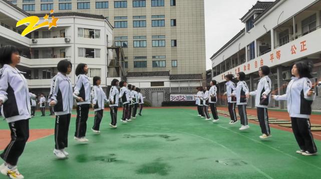浙江电视台浙江新时空报道—台州市黄岩区九峰学校