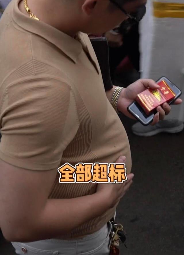 胖成170斤的郑恺膨胀了!为戏增肥每天吃五顿,双层肚腩太辣眼