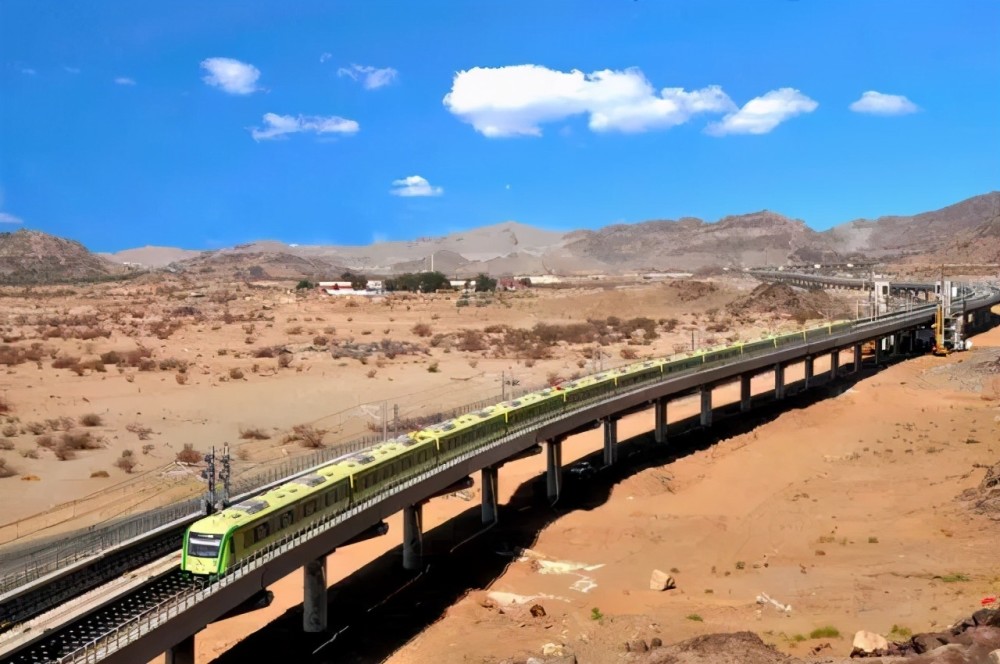 中国倒贴40亿的铁路!沙特200亿大单无人敢接,真相震惊世界