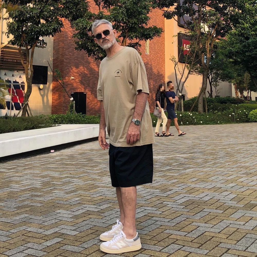 60岁男人别总穿爷爷装这位大叔凭潮流穿搭出圈时髦又帅气