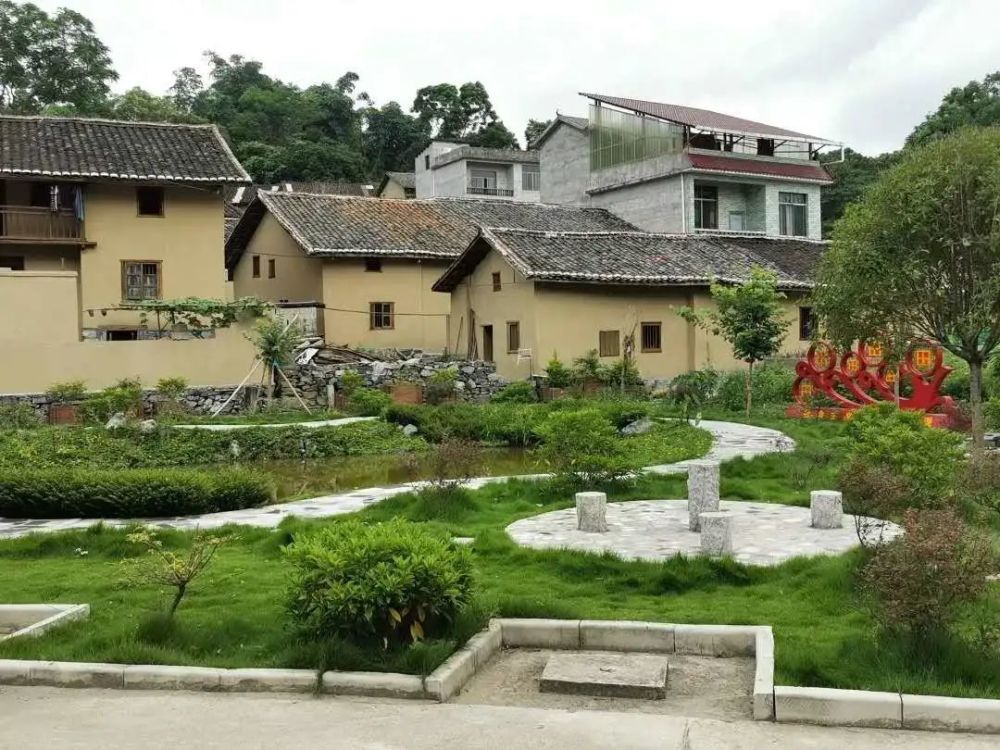 工作调研刘庆宁到融安县大良镇古兰村调研乡村振兴重点工作