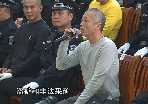 回顾海南黑老大黄鸿发作恶多端刺杀男童非法敛财25亿