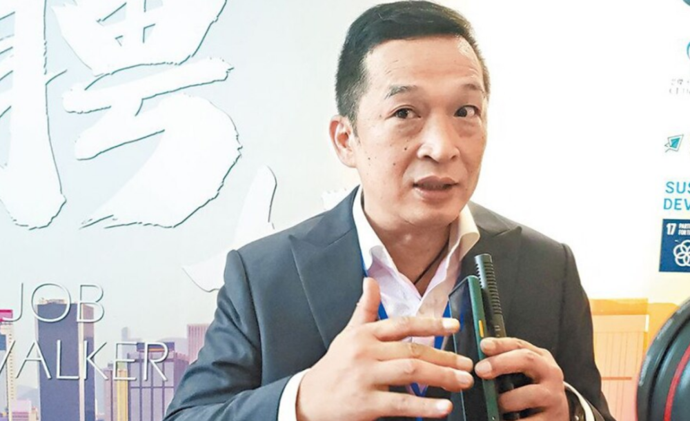 游飚即笑说没有,他表示很多街坊初时见到他做生意