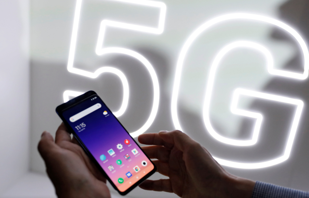 亚洲四房五月天婷婷电影新动态曝光，全网热议不断掀起观影热潮，幕后制作团队首次回应拍摄细节，三大看点引爆观众期待值