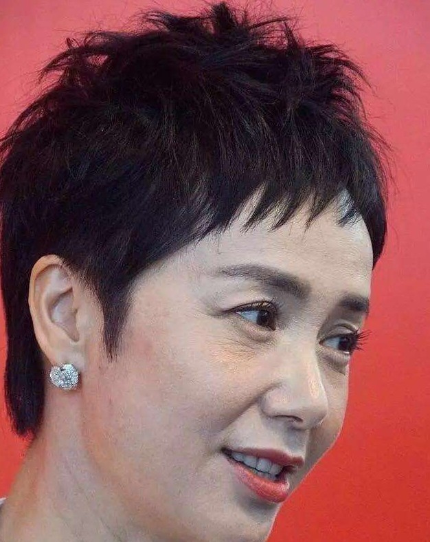 48岁蒋雯丽近照衰老到认不出果然冻龄是不存在的
