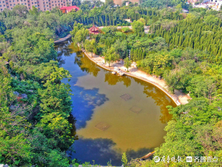 情报站航拍济南鲍山公园风景美如画健步休闲好去处哦