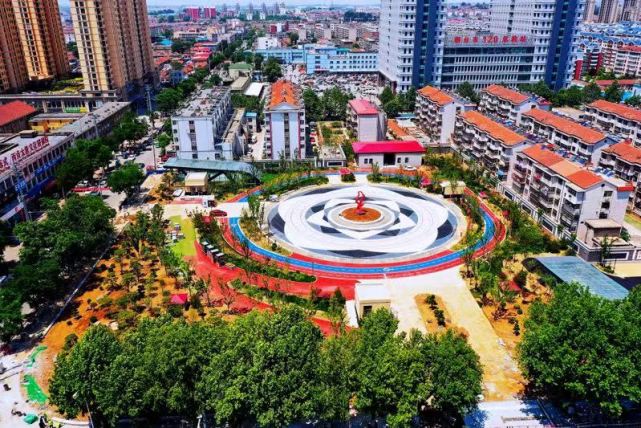 莱阳老剧院变身城市中心公园