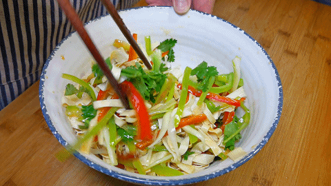 一煮一拌就上桌,吃了還想吃|涼拌豆皮|豆皮|豆腐絲|香菜|豆皮絲