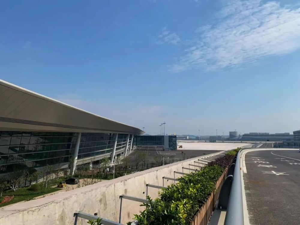 现场亲测打卡资阳天府国际机场太近了