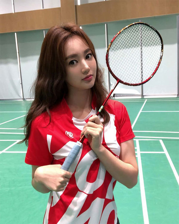 手李秀珍,裴妍姝学习专业技术,与中国球迷都非常熟悉的奥运选手金荷娜