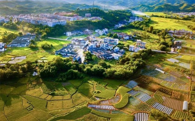 环境优美,乡风文明,产业兴旺,重点打造了汶龙镇上庄村,龙南镇畲族村