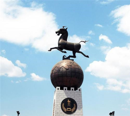 国宝"马踏飞燕"隐藏了啥,为何从不拍正面照?专家:谁敢拍它?_腾讯新闻