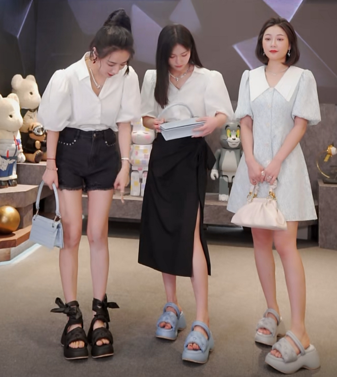 薇娅审美遭质疑推荐鞋子形状神奇网友吐槽只有范冰冰会喜欢