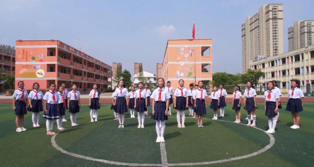童心向党今天枞阳镇旗山小学登场接唱歌声与微笑