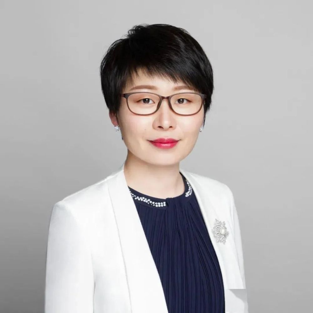 行政总裁及首席财务官吴志华卸任,仅保留执行董事一职;根据