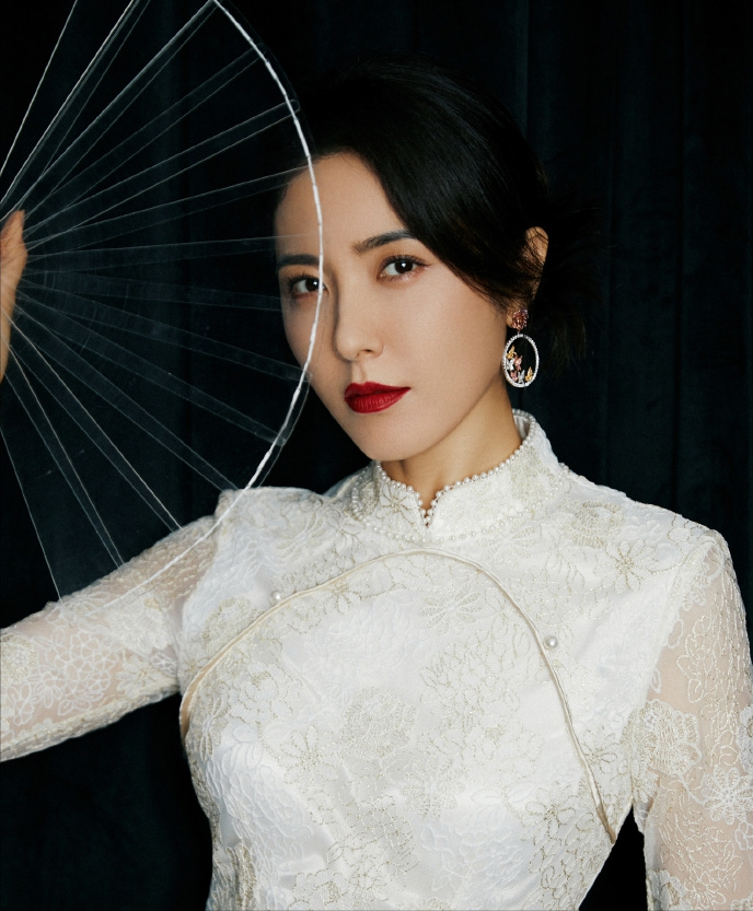 出道21年,只得过一次奖,四十不惑的曾黎,中年活得愈加清新淡然_腾讯新