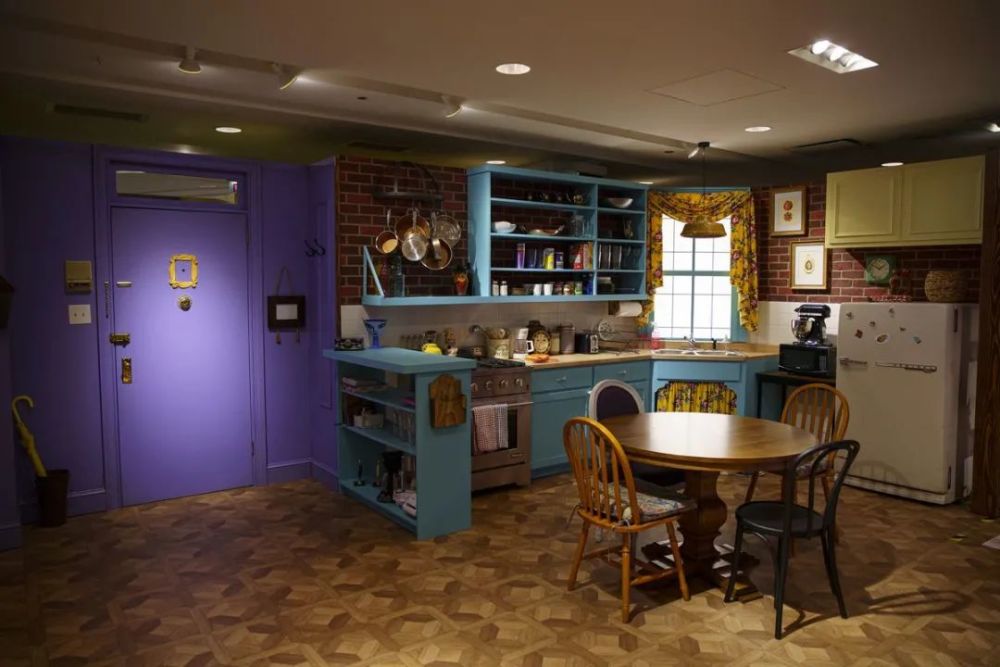 经典ip的场景新玩法,《老友记》美国最新体验店"云"探访