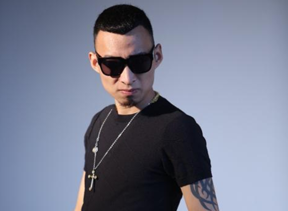 网红散打哥开撕上官带刀爆料对方欠初瑞雪2000万粉丝蹭热度