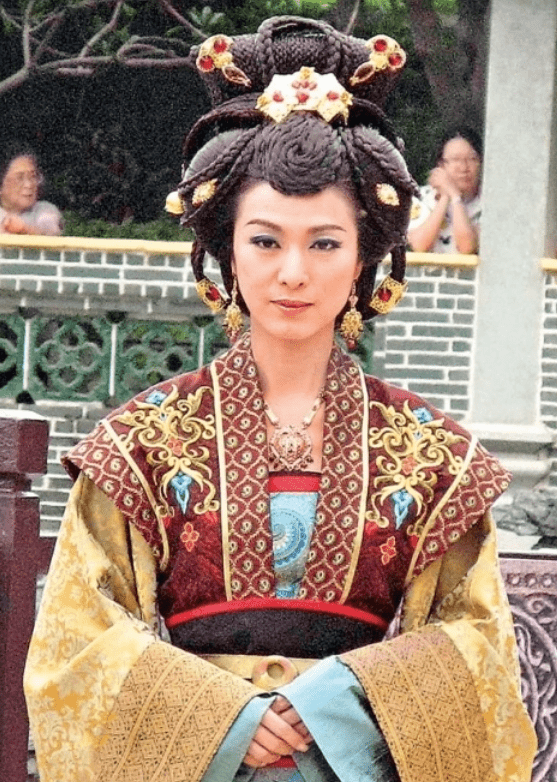 里的玉格格;《溏心风暴》里的凌莉;《宫心计》里的钟雪霞