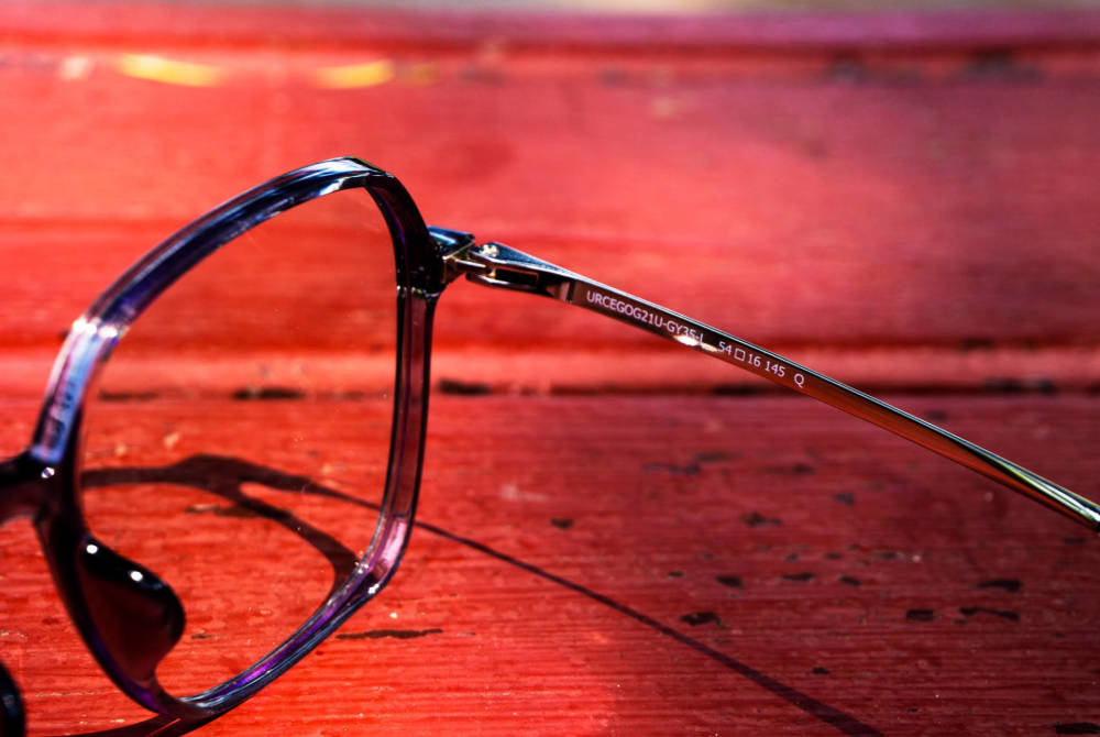 时尚简约穿搭 悠启防蓝光复古方框眼镜上手体验 全网搜