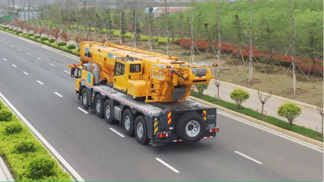 徐工xca130l7-1吊车,行业最长7节78米u型主臂,百吨级先锋!