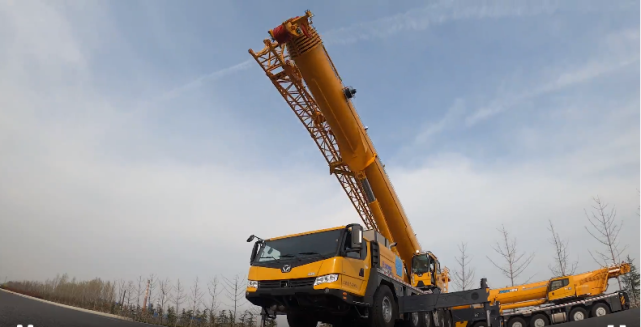 徐工xca130l7-1吊车,行业最长7节78米u型主臂,百吨级先锋!